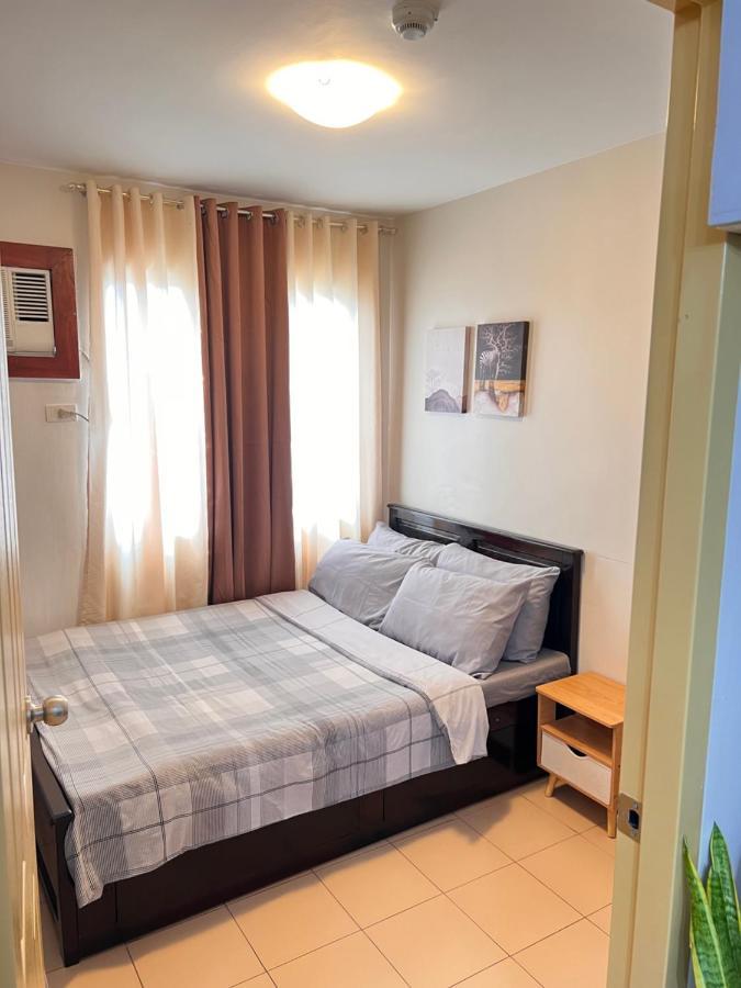 One Spatial Two Bedroom Condominium Unit With Pool And Gym Free Netflix And Wifi ايلويلو المظهر الخارجي الصورة