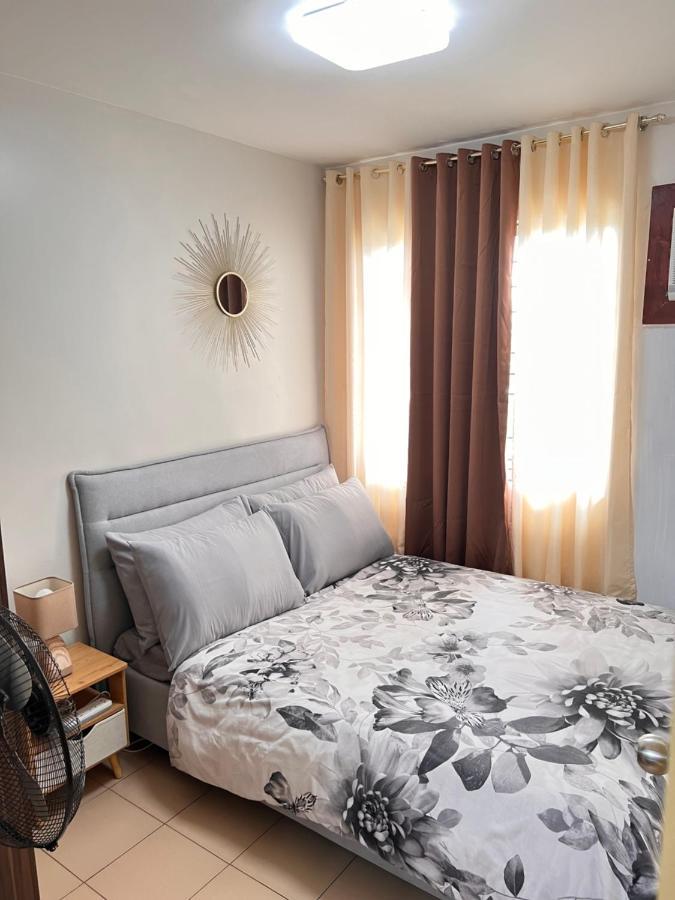 One Spatial Two Bedroom Condominium Unit With Pool And Gym Free Netflix And Wifi ايلويلو المظهر الخارجي الصورة
