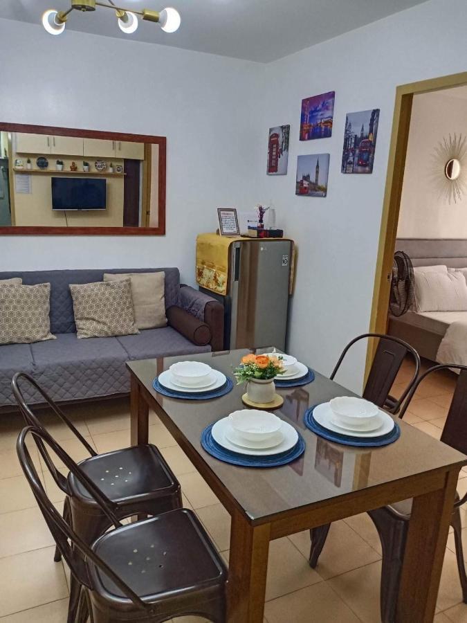 One Spatial Two Bedroom Condominium Unit With Pool And Gym Free Netflix And Wifi ايلويلو المظهر الخارجي الصورة