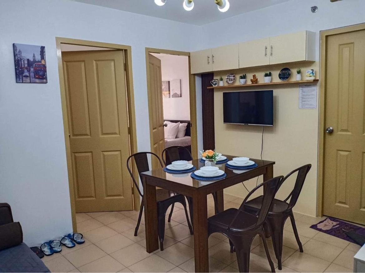 One Spatial Two Bedroom Condominium Unit With Pool And Gym Free Netflix And Wifi ايلويلو المظهر الخارجي الصورة